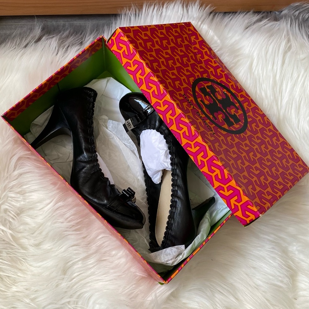 Tory Burch mid heel pump